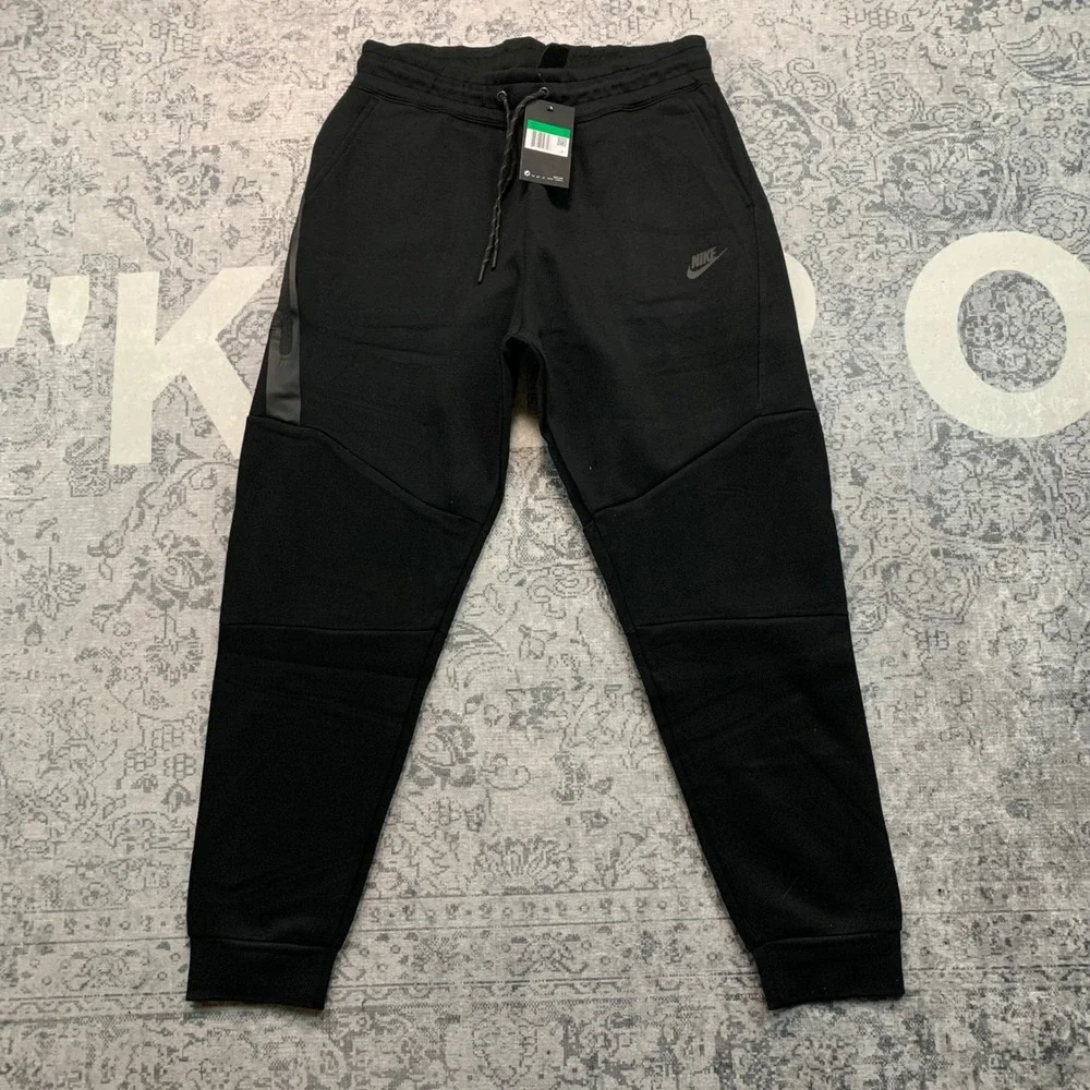 Nike Tech Fleece Joggers Mens XL Black Tapered Sweatpants 805163-010 NWT